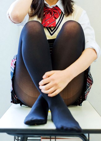 黒髪女子 Kurokami Joshi